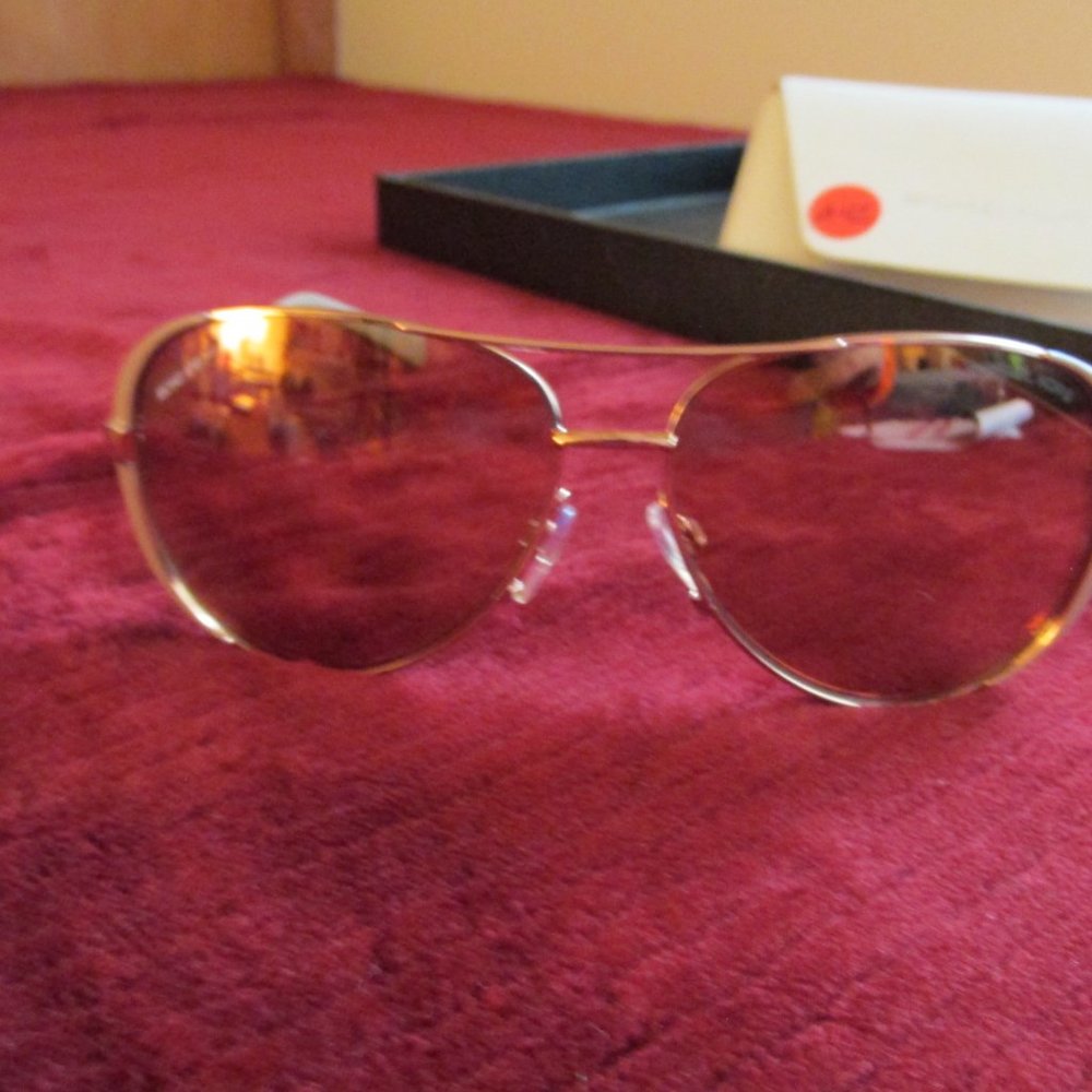 A42-Authentic Michael Kors Empire Amber Aviator Gold Tint Sunglasses - Picture 2 of 6